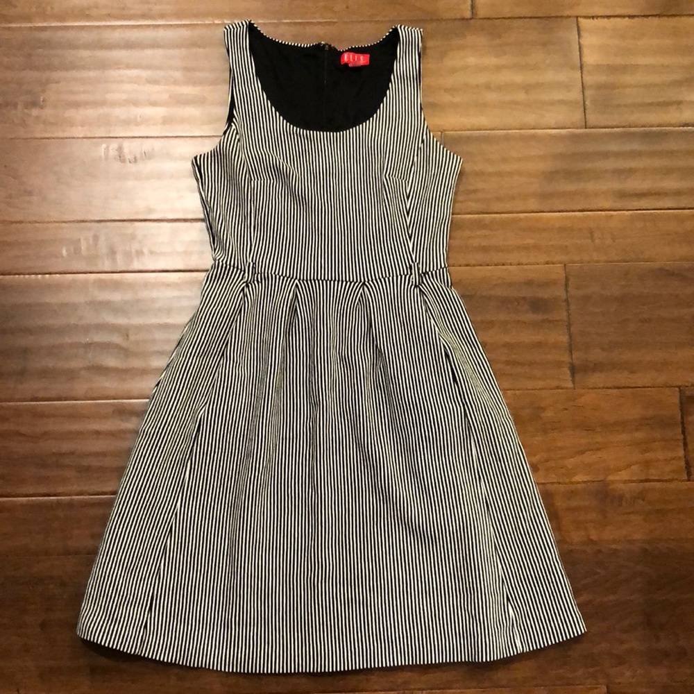 Elle - Sz 8 - Black & White Striped Dress